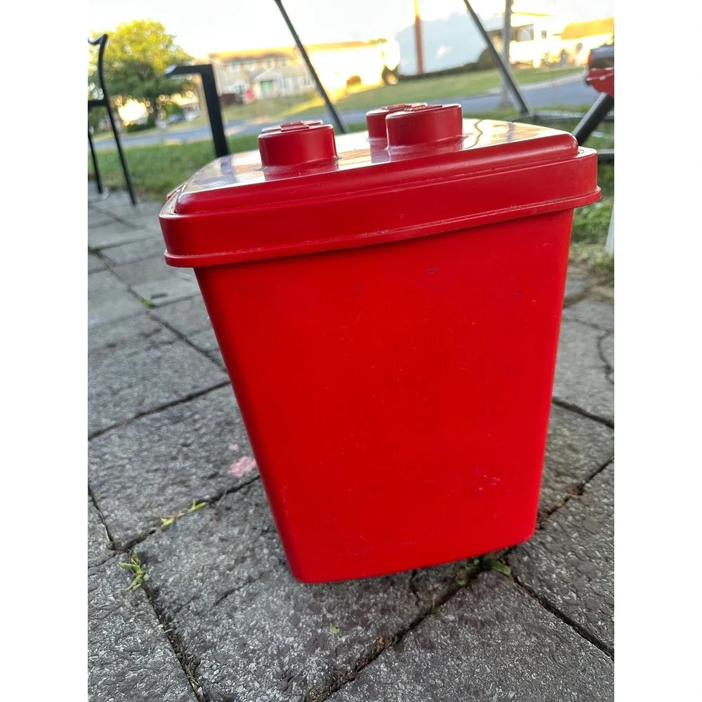 Vintage 1987 LEGO Basic Building Set 1613 Red‎ Storage Bucket 359 Pieces Retro
